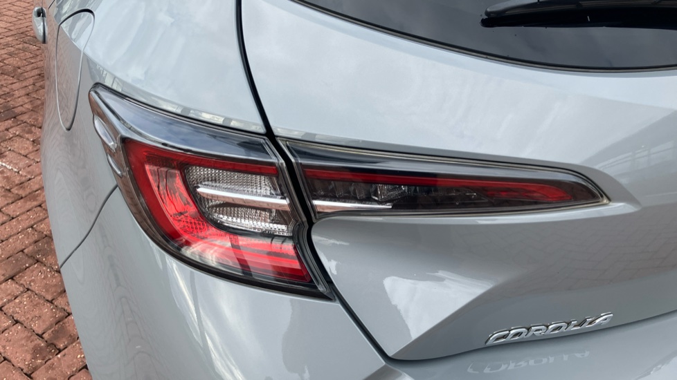 Toyota Corolla 1.8 VVT-i Hybrid GR Sport 5dr CVT Hybrid Hatchback - Image 21