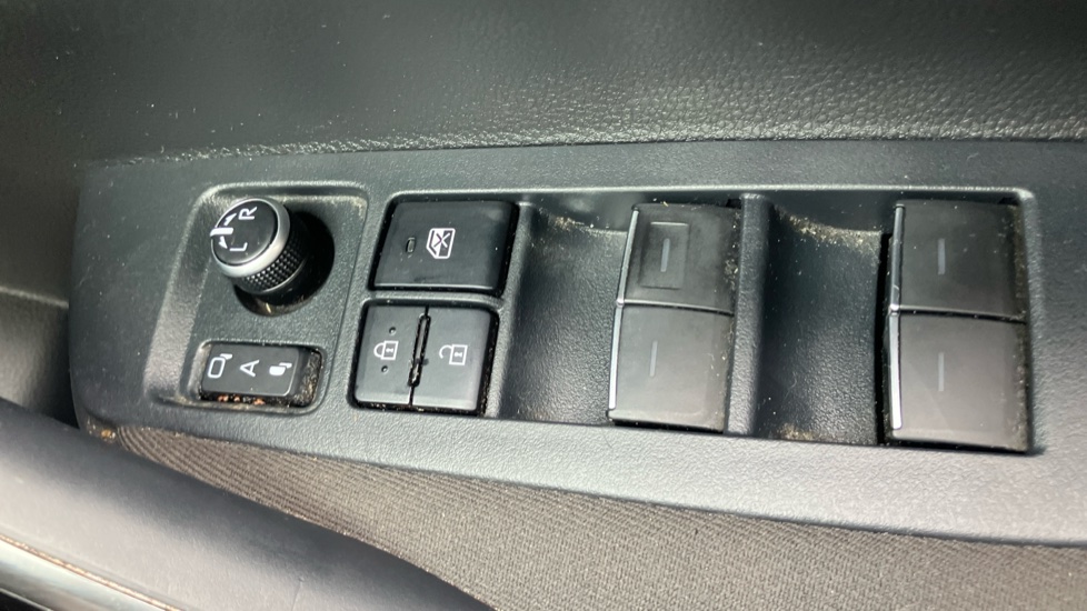 Toyota Corolla 1.8 VVT-i Hybrid GR Sport 5dr CVT Hybrid Hatchback - Image 30