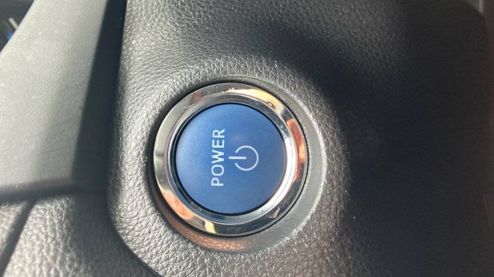 Toyota RAV4 2.5 VVT-i Hybrid Design 5dr CVT 2WD Hybrid Estate - Image 16