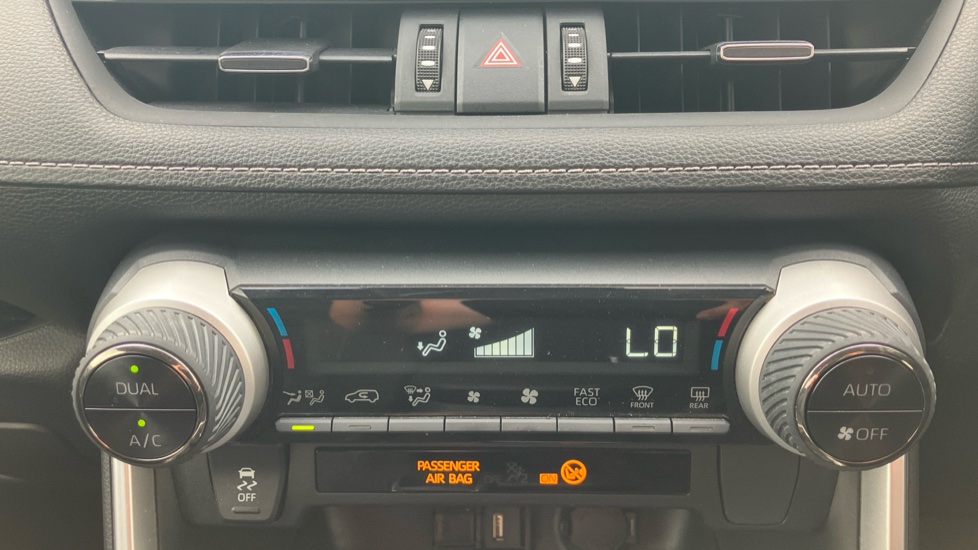 Toyota RAV4 2.5 VVT-i Hybrid Design 5dr CVT 2WD Hybrid Estate - Image 33