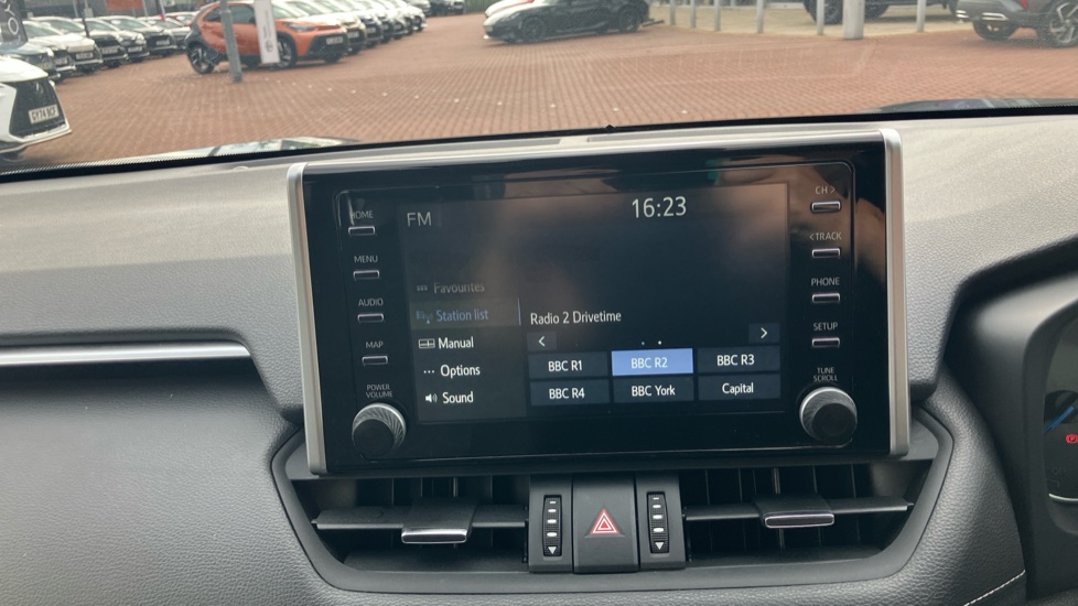 Toyota RAV4 2.5 VVT-i Hybrid Design 5dr CVT 2WD Hybrid Estate - Image 41
