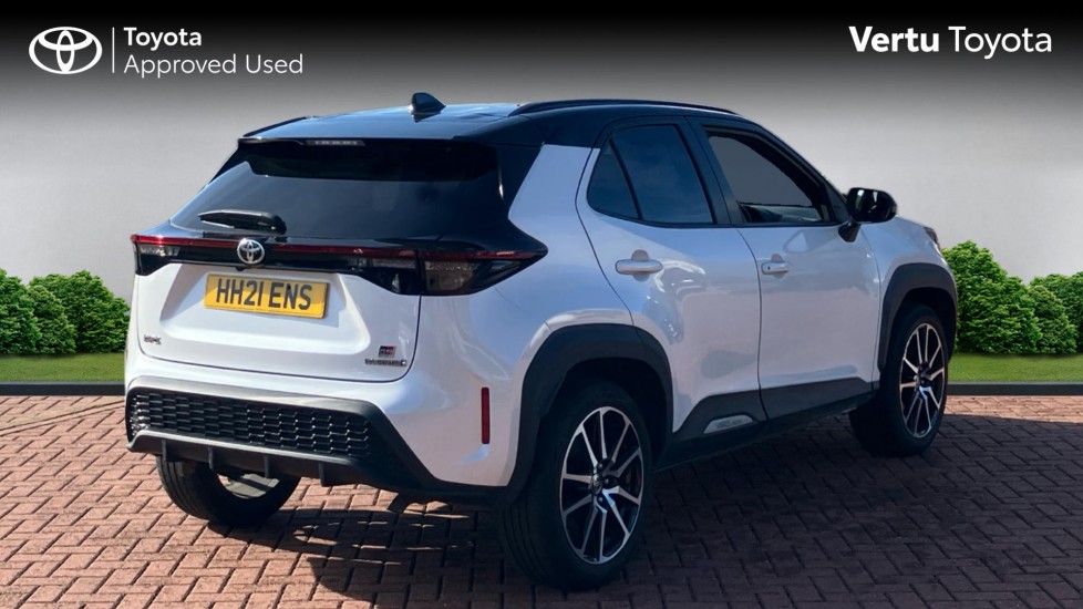 Toyota Yaris Cross 1.5 Hybrid GR Sport 5dr CVT Hybrid Estate - Image 2
