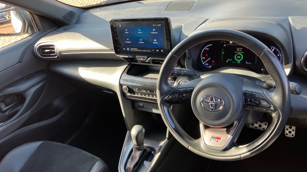 Toyota Yaris Cross 1.5 Hybrid GR Sport 5dr CVT Hybrid Estate - Image 6