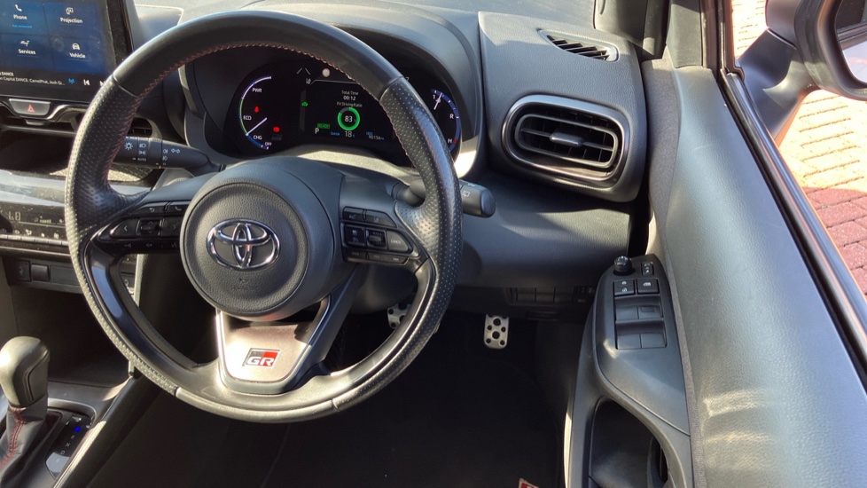 Toyota Yaris Cross 1.5 Hybrid GR Sport 5dr CVT Hybrid Estate - Image 10