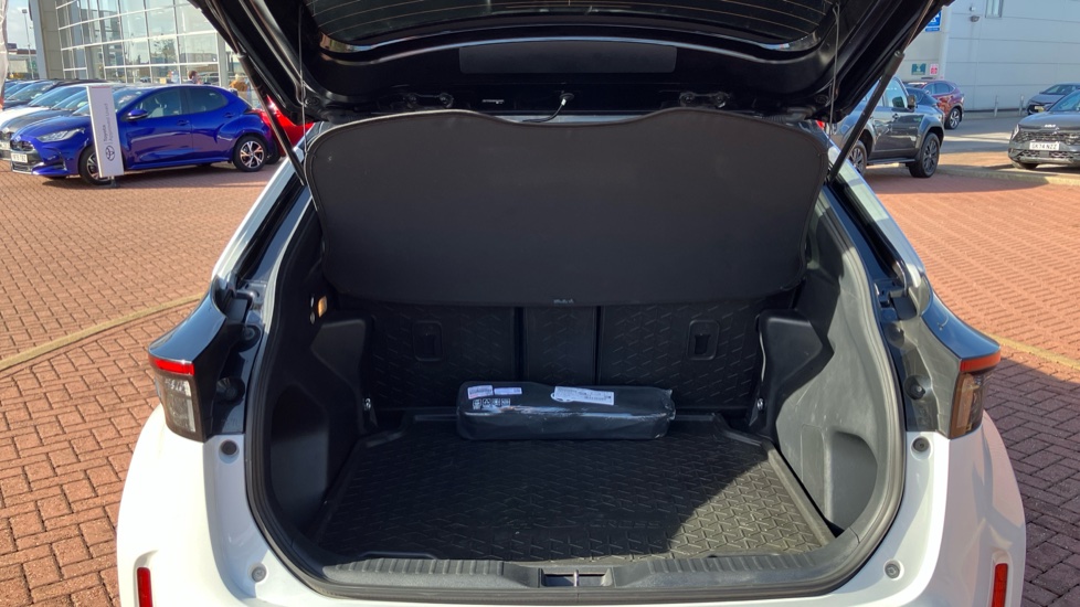 Toyota Yaris Cross 1.5 Hybrid GR Sport 5dr CVT Hybrid Estate - Image 13
