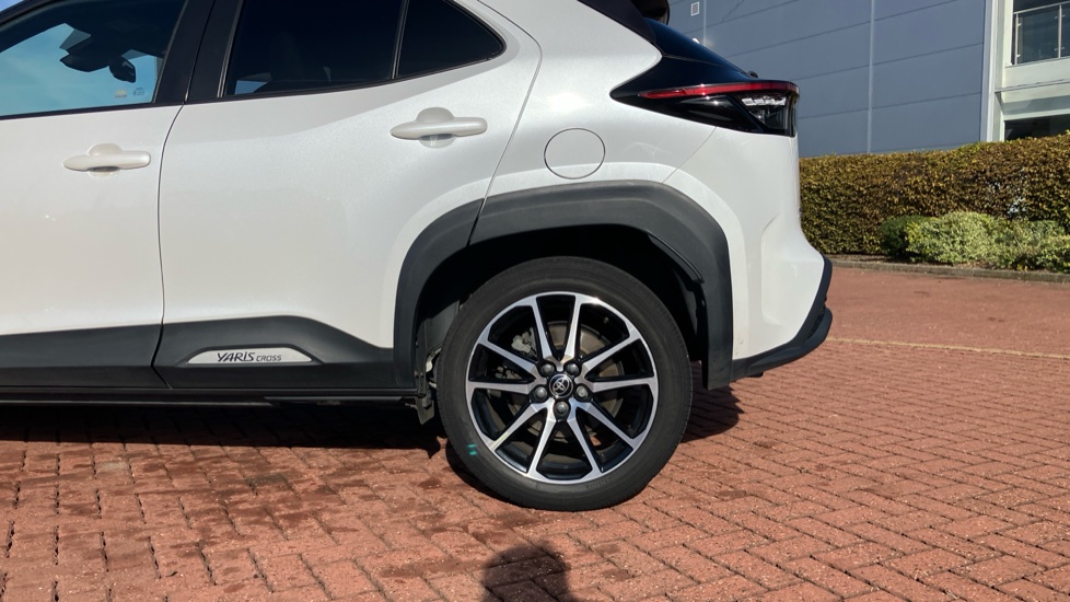 Toyota Yaris Cross 1.5 Hybrid GR Sport 5dr CVT Hybrid Estate - Image 25