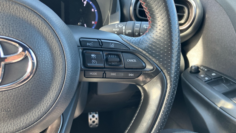Toyota Yaris Cross 1.5 Hybrid GR Sport 5dr CVT Hybrid Estate - Image 29