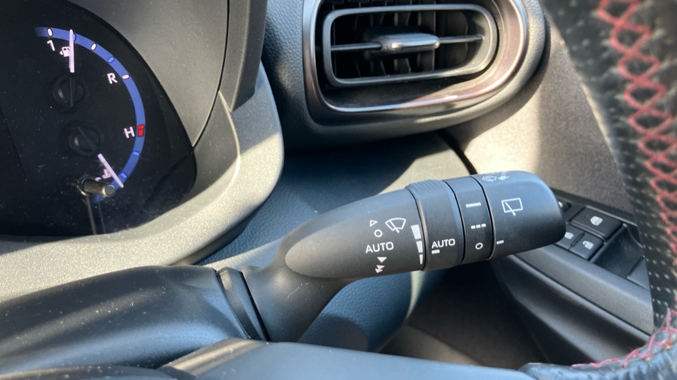 Toyota Yaris Cross 1.5 Hybrid GR Sport 5dr CVT Hybrid Estate - Image 32