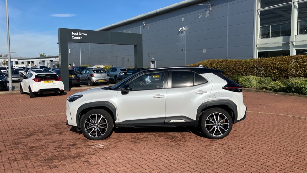 Toyota Yaris Cross 1.5 Hybrid GR Sport 5dr CVT Hybrid Estate - Image 45