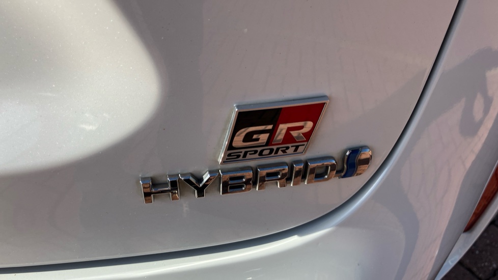 Toyota Yaris Cross 1.5 Hybrid GR Sport 5dr CVT Hybrid Estate - Image 52