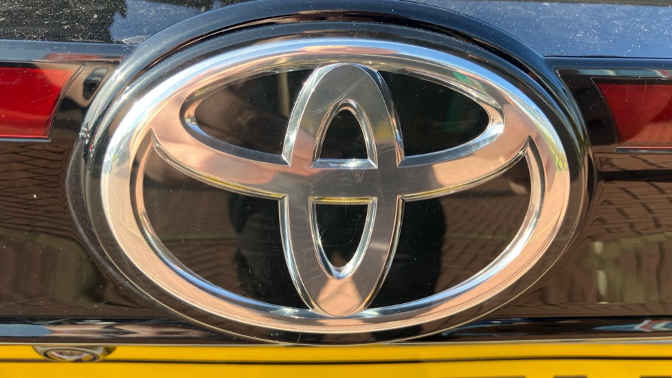 Toyota Yaris Cross 1.5 Hybrid GR Sport 5dr CVT Hybrid Estate - Image 53