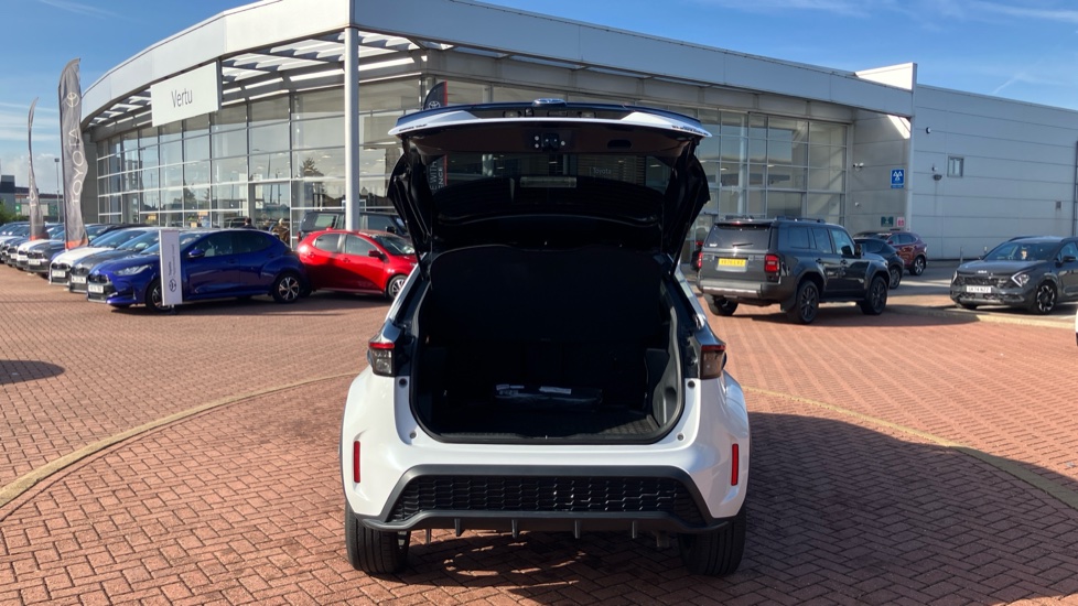 Toyota Yaris Cross 1.5 Hybrid GR Sport 5dr CVT Hybrid Estate - Image 55