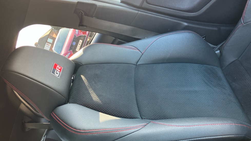 Toyota Yaris Cross 1.5 Hybrid GR Sport 5dr CVT Hybrid Estate - Image 61
