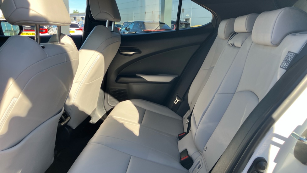 Lexus UX 250h 2.0 F-Sport Design 5dr CVT Hybrid Hatchback - Image 15