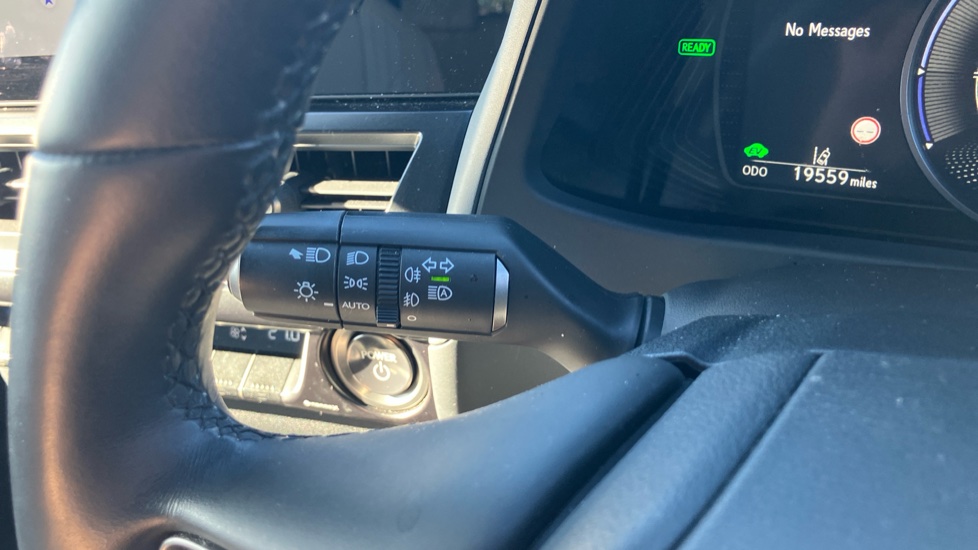 Lexus UX 250h 2.0 F-Sport Design 5dr CVT Hybrid Hatchback - Image 31