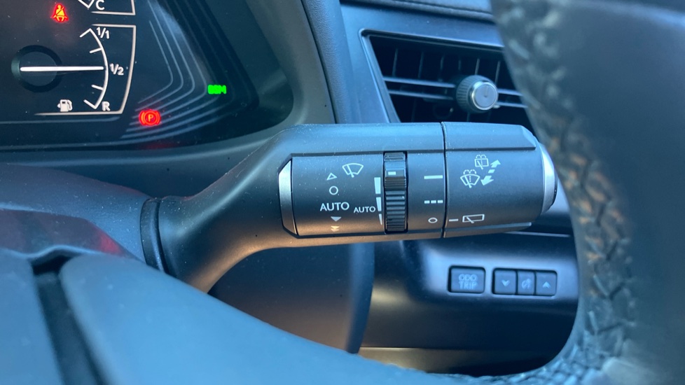 Lexus UX 250h 2.0 F-Sport Design 5dr CVT Hybrid Hatchback - Image 32