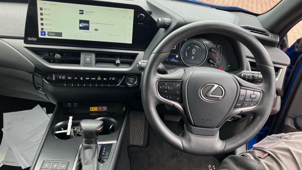 Lexus UX 250h 2.0 Takumi 5dr CVT Hybrid Hatchback - Image 6