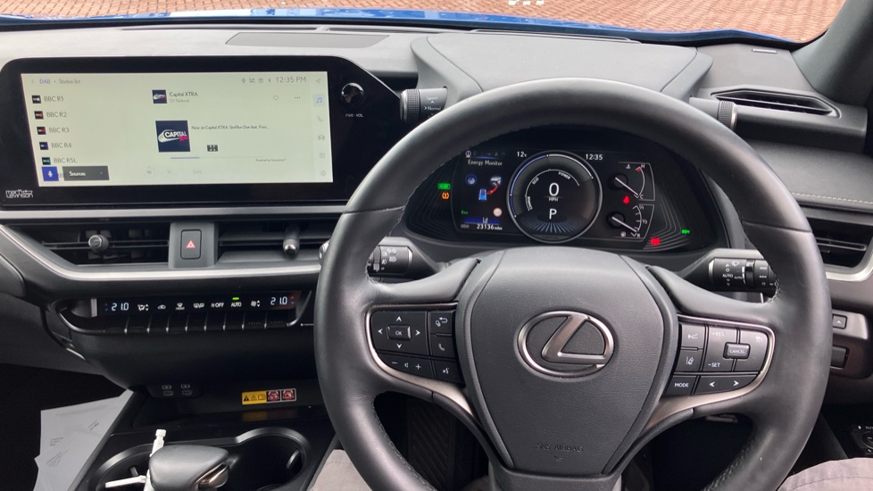 Lexus UX 250h 2.0 Takumi 5dr CVT Hybrid Hatchback - Image 7