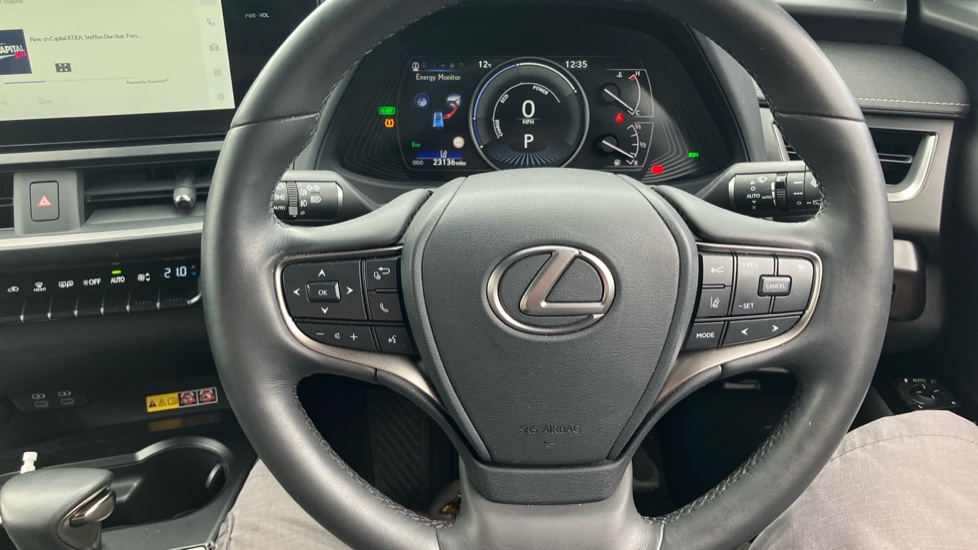Lexus UX 250h 2.0 Takumi 5dr CVT Hybrid Hatchback - Image 10