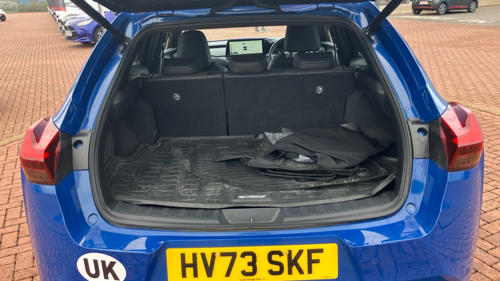 Lexus UX 250h 2.0 Takumi 5dr CVT Hybrid Hatchback - Image 13