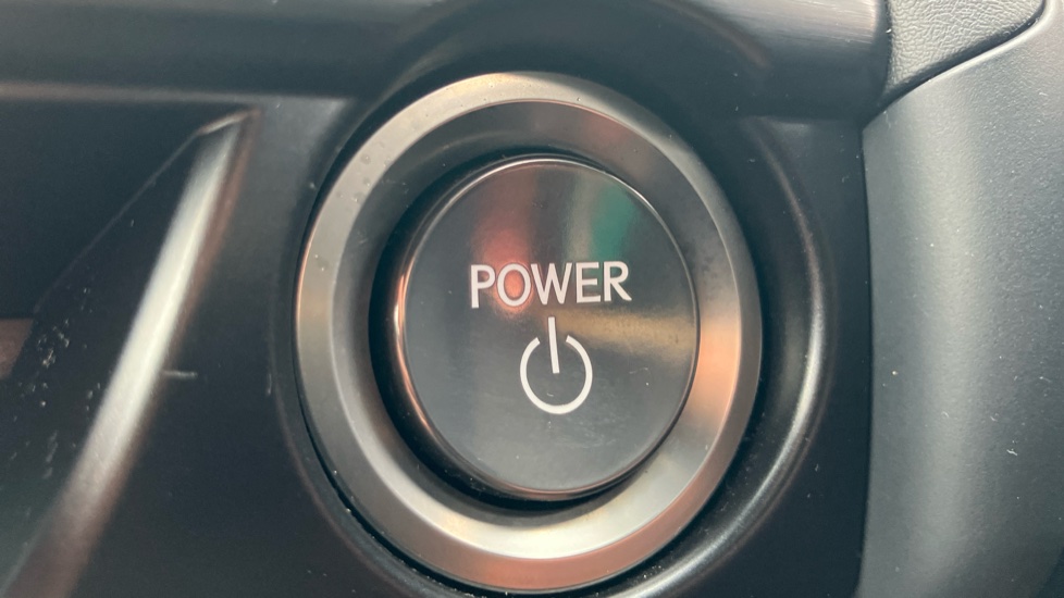Lexus UX 250h 2.0 Takumi 5dr CVT Hybrid Hatchback - Image 16
