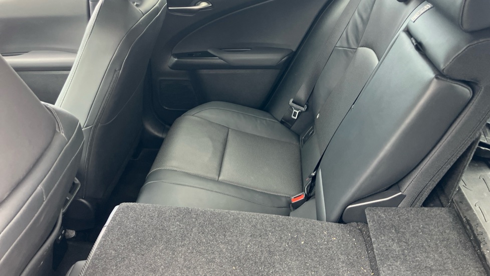 Lexus UX 250h 2.0 Takumi 5dr CVT Hybrid Hatchback - Image 18