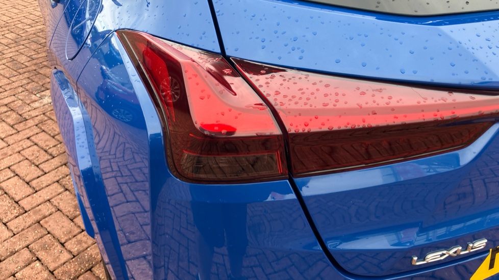 Lexus UX 250h 2.0 Takumi 5dr CVT Hybrid Hatchback - Image 21