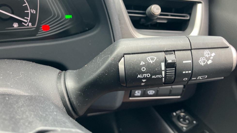 Lexus UX 250h 2.0 Takumi 5dr CVT Hybrid Hatchback - Image 33