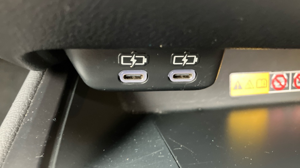 Lexus UX 250h 2.0 Takumi 5dr CVT Hybrid Hatchback - Image 35