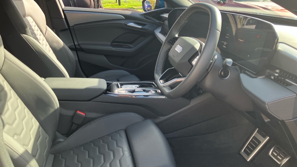 Audi A6 270kW Performance 100kWh S Line 5dr Auto Electric Hatchback - Image 12