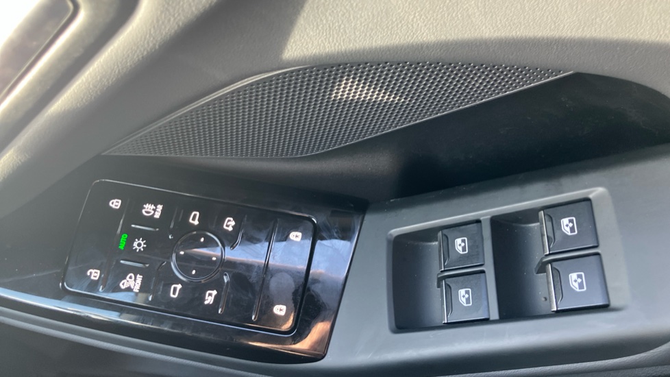 Audi A6 270kW Performance 100kWh S Line 5dr Auto Electric Hatchback - Image 30