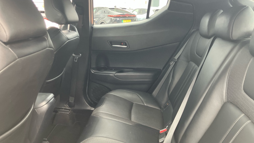 Toyota C-HR 1.8 Hybrid Icon 5dr CVT Hybrid Hatchback - Image 15