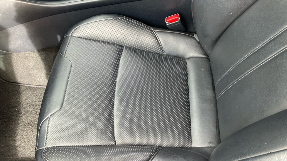 Toyota C-HR 1.8 Hybrid Icon 5dr CVT Hybrid Hatchback - Image 17