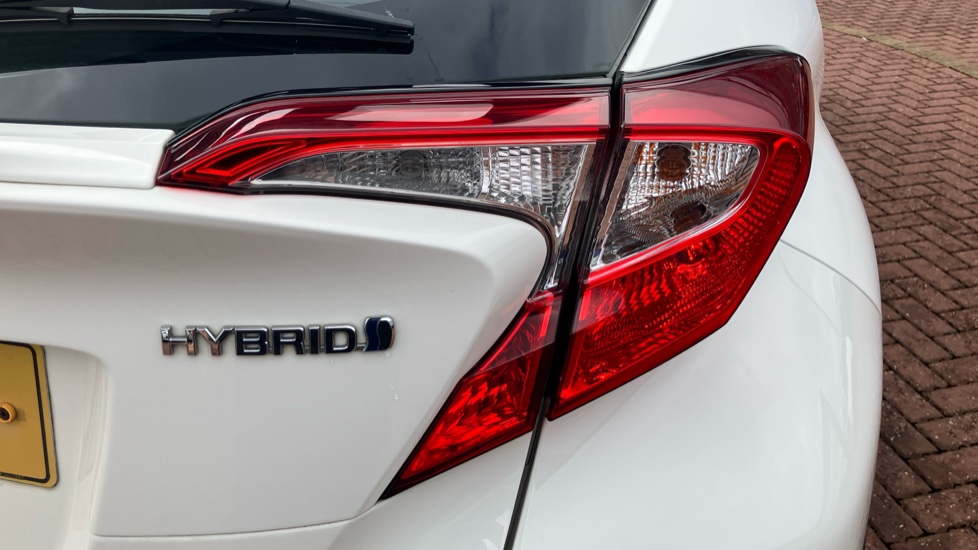 Toyota C-HR 1.8 Hybrid Icon 5dr CVT Hybrid Hatchback - Image 21