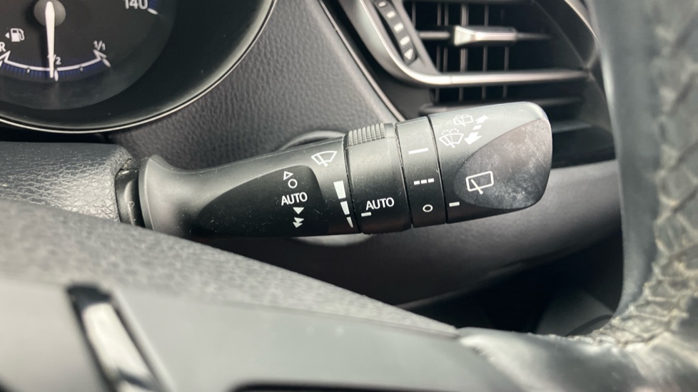 Toyota C-HR 1.8 Hybrid Icon 5dr CVT Hybrid Hatchback - Image 32