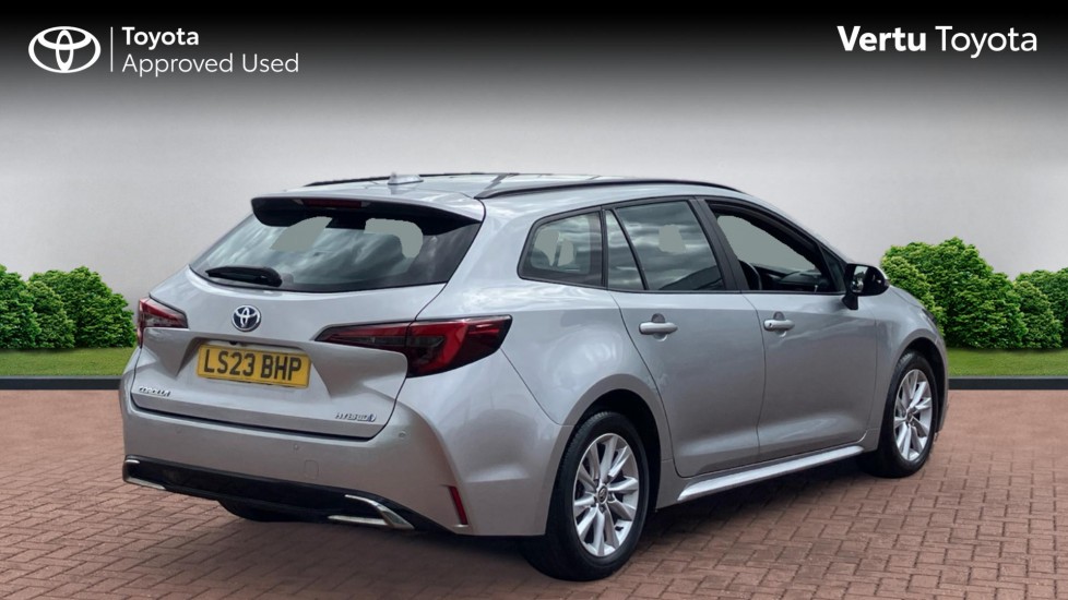Toyota Corolla 1.8 VVT-i Hybrid Icon 5dr CVT Hybrid Estate - Image 2