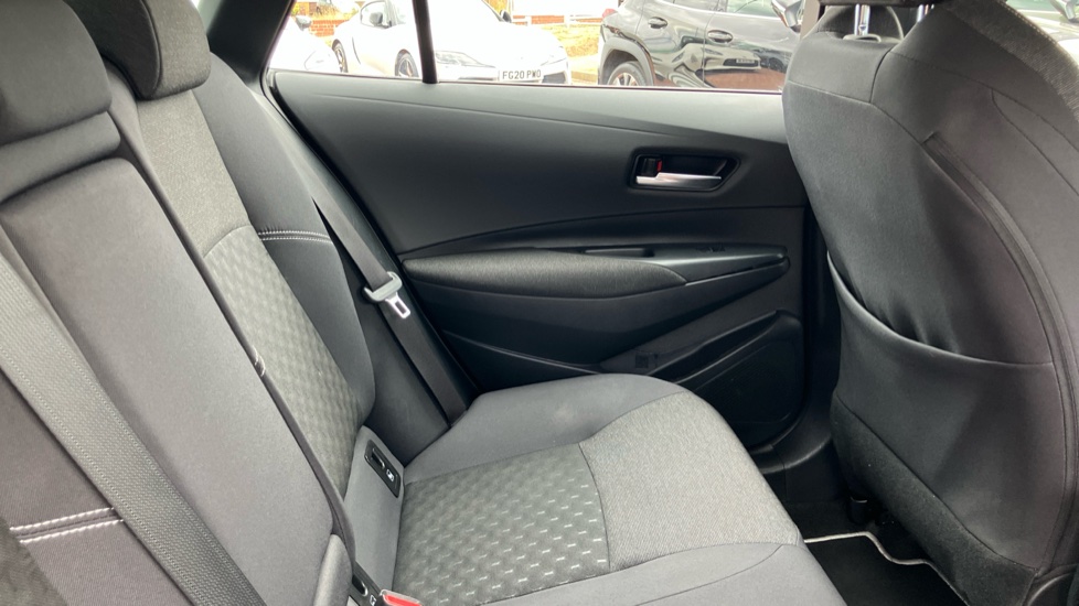 Toyota Corolla 1.8 VVT-i Hybrid Icon 5dr CVT Hybrid Estate - Image 8