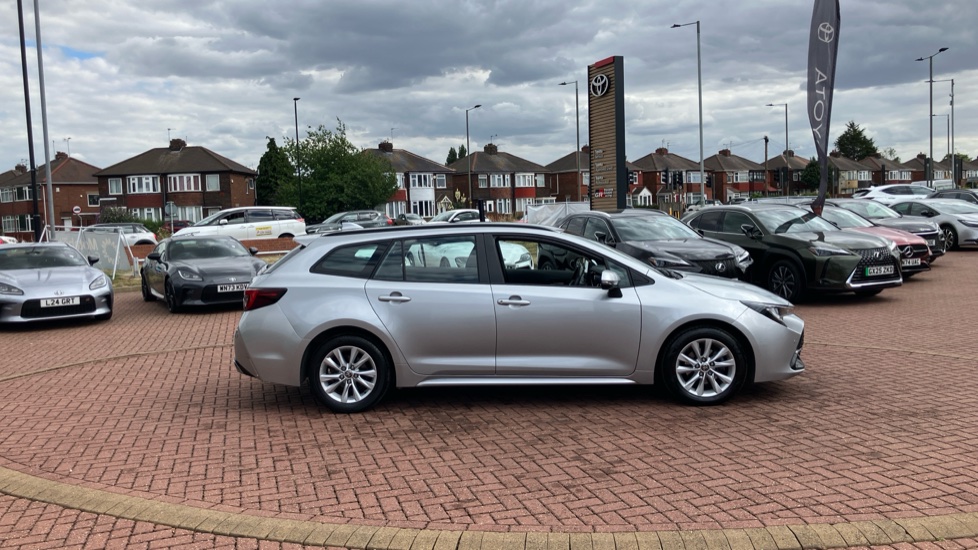 Toyota Corolla 1.8 VVT-i Hybrid Icon 5dr CVT Hybrid Estate - Image 45