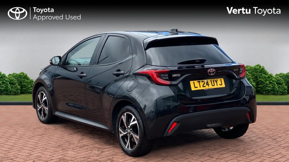 Toyota Yaris 1.5 Hybrid Design 5dr CVT Hybrid Hatchback - Image 4