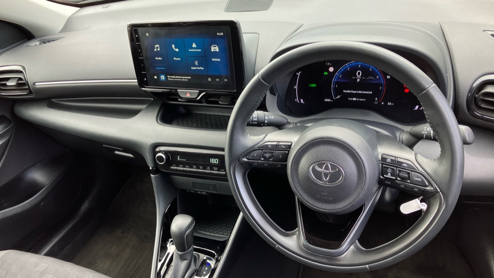 Toyota Yaris 1.5 Hybrid Design 5dr CVT Hybrid Hatchback - Image 6