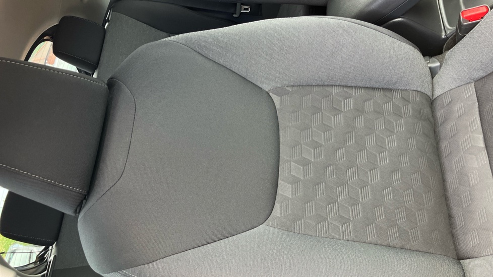 Toyota Yaris 1.5 Hybrid Design 5dr CVT Hybrid Hatchback - Image 14