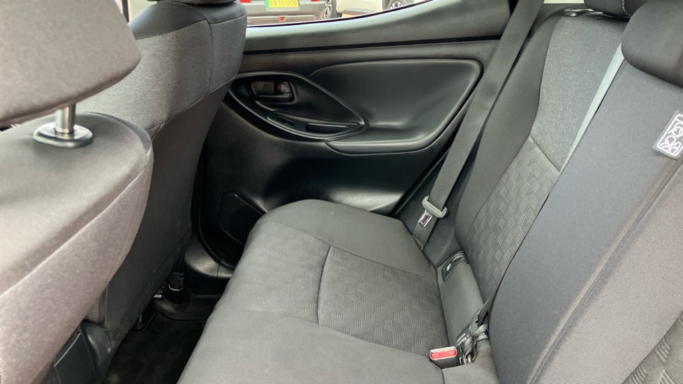 Toyota Yaris 1.5 Hybrid Design 5dr CVT Hybrid Hatchback - Image 15