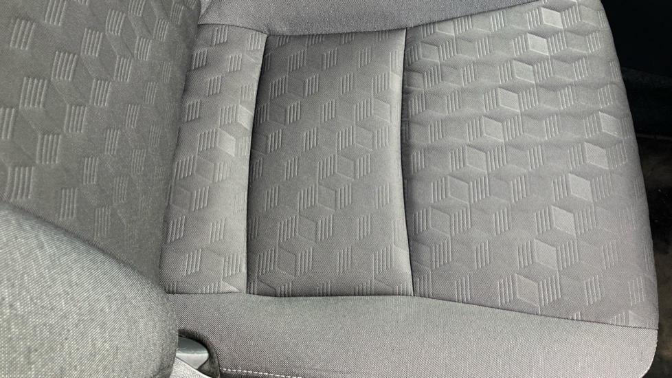 Toyota Yaris 1.5 Hybrid Design 5dr CVT Hybrid Hatchback - Image 17