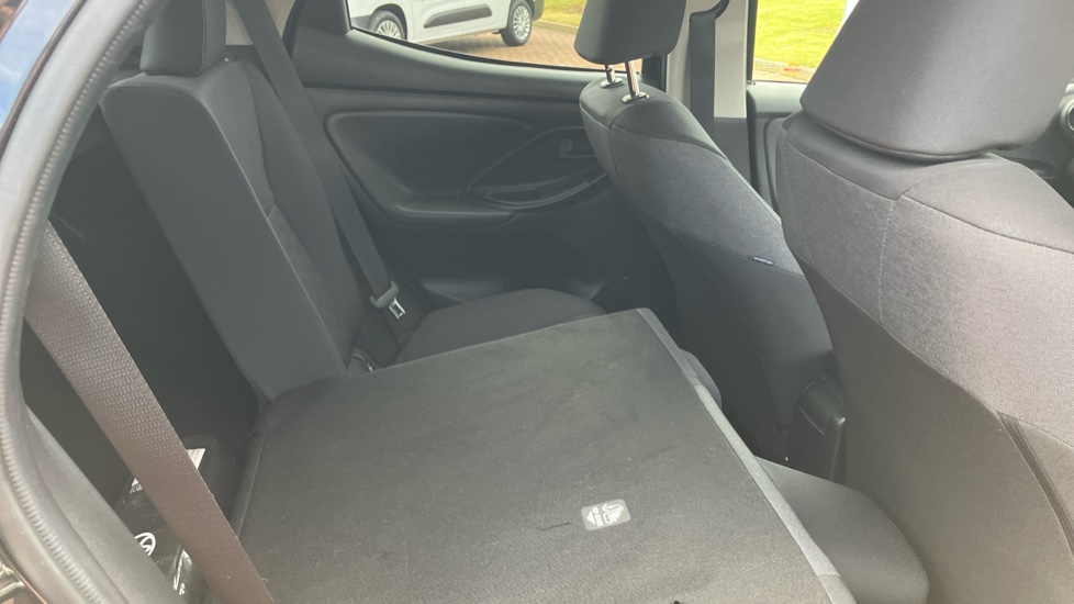 Toyota Yaris 1.5 Hybrid Design 5dr CVT Hybrid Hatchback - Image 18