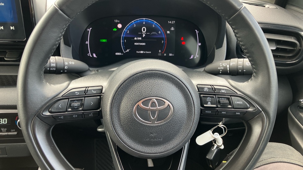 Toyota Yaris 1.5 Hybrid Design 5dr CVT Hybrid Hatchback - Image 50