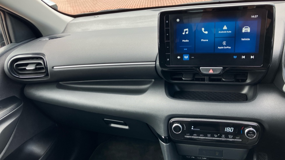 Toyota Yaris 1.5 Hybrid Design 5dr CVT Hybrid Hatchback - Image 51