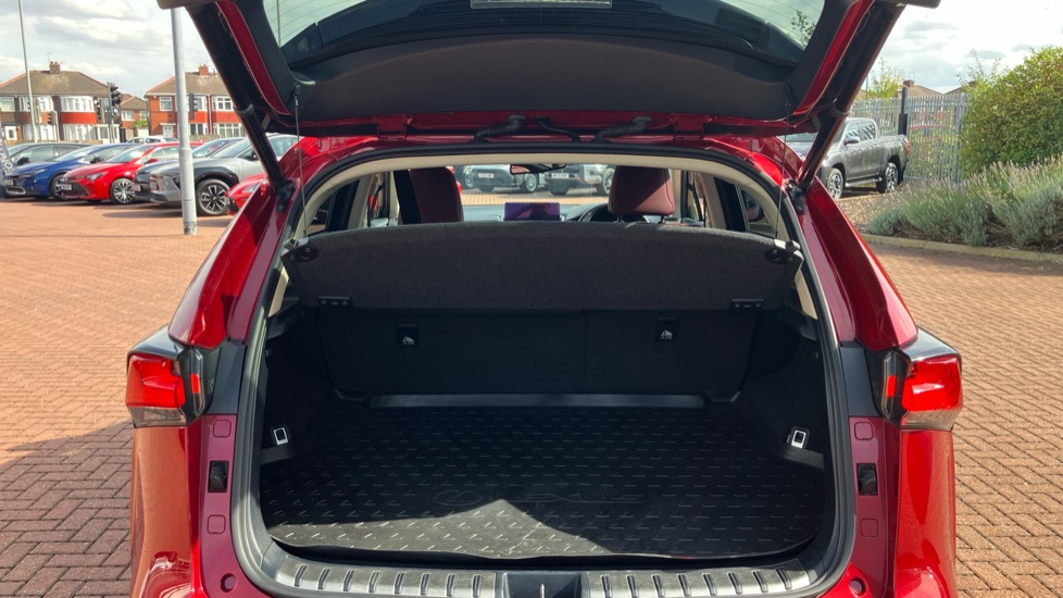 Lexus NX 300h 2.5 Premier 5dr CVT Hybrid Estate - Image 13