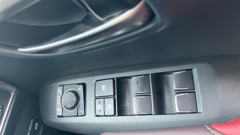 Lexus NX 300h 2.5 Premier 5dr CVT Hybrid Estate - Image 31