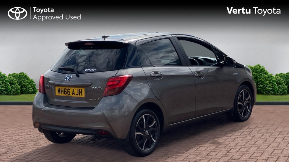 Toyota Yaris 1.5 Hybrid Design 5dr CVT Hybrid Hatchback - Image 2