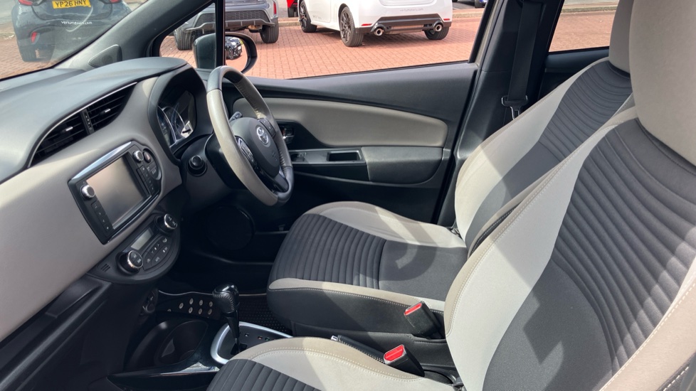 Toyota Yaris 1.5 Hybrid Design 5dr CVT Hybrid Hatchback - Image 5